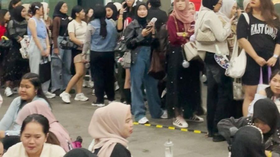 Video Bahagianya ARMY Jelang HOPE ON THE STAGE j-hope BTS