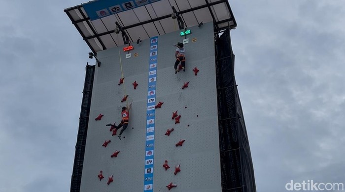 Desak Made Rita Kusuma dikala bertarung  di IFSC Climbing World Cup 2025 di Bali, Sabtu (3/5/2025). (Rizky Setyo)