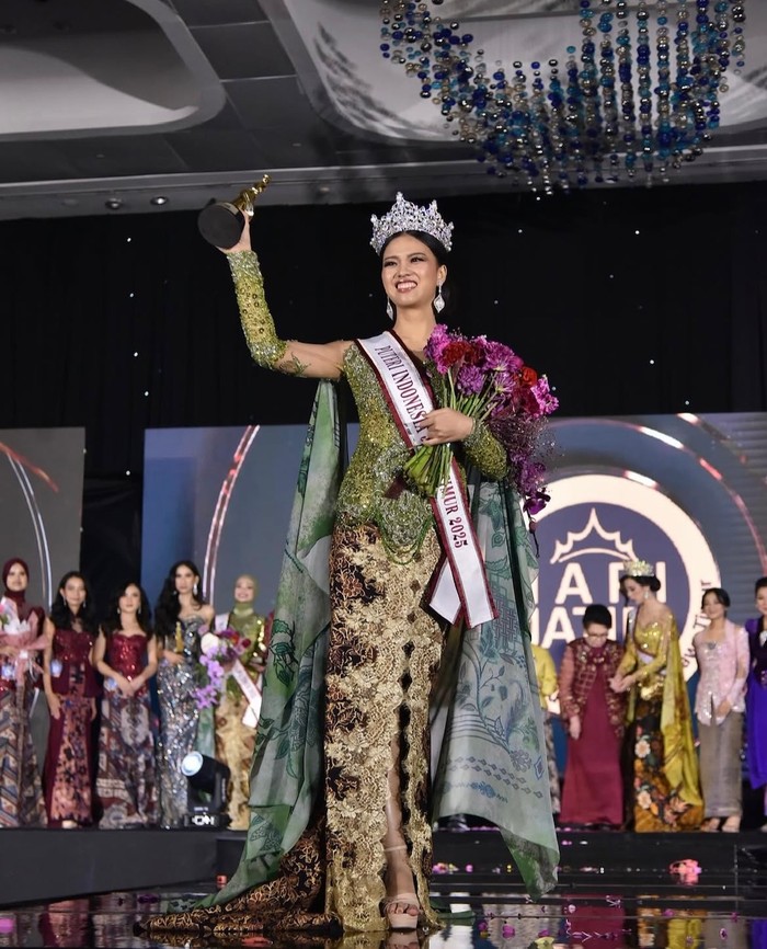 Firsta Yufi Amarta raih mahkota Puteri Indonesia 2025 Firsta Yufi Amarta raih mahkota Puteri Indonesia 2025