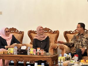 Saat Anies Baswedan Beri Wejangan dan Dukungan Moril pada Mbak Vinanda Saat Anies Baswedan Beri Wejangan dan Dukungan Moril pada Mbak Vinanda