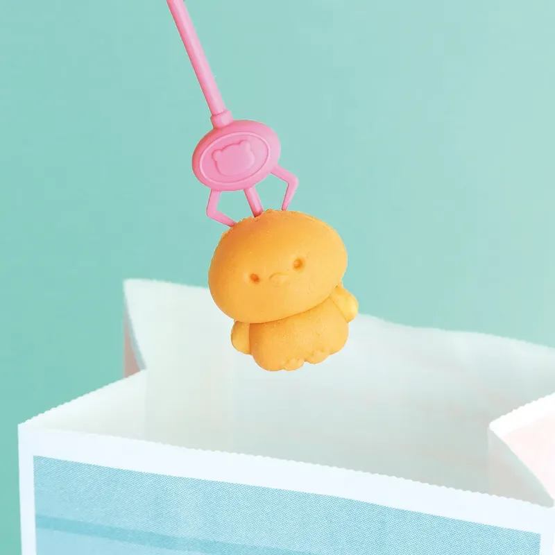 Gemas! Ngemil Kue Castella Imut Serasa Main Mesin Capit