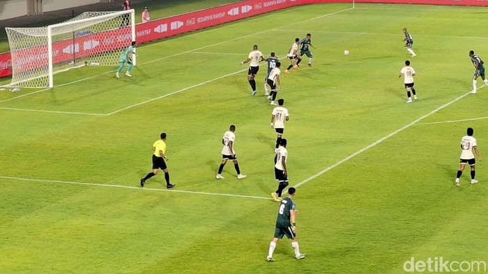 Laga PSS Sleman vs PSM Makassar di Stadion Maguwoharjo, Sleman, Sabtu (3/5/2025). Laga PSS Sleman vs PSM Makassar di Stadion Maguwoharjo, Sleman, Sabtu (3/5/2025).