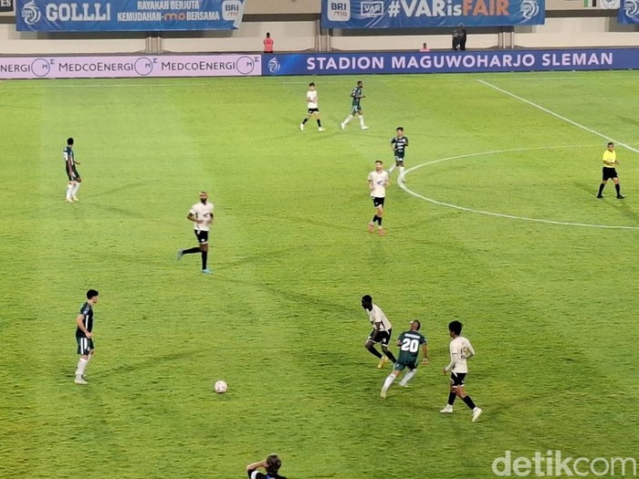 Laga PSS Sleman vs PSM Makassar di Stadion Maguwoharjo, Sleman, Sabtu (3/5/2025). Laga PSS Sleman vs PSM Makassar di Stadion Maguwoharjo, Sleman, Sabtu (3/5/2025). hasil liga 1