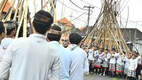 Melihat Tradisi Mekotek Saat Hari Raya Kuningan
