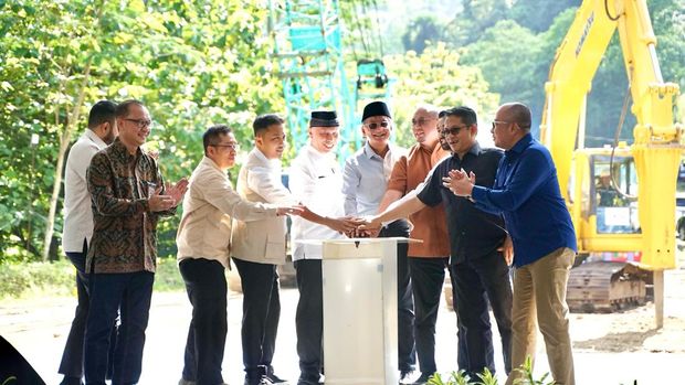 Menteri PU Groundbreaking Flyover Sitinjau Lauik