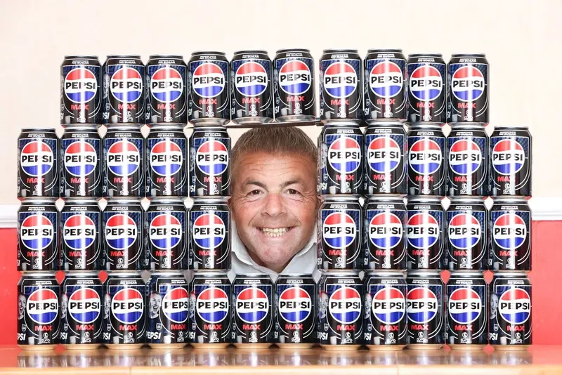 Pria ini kecanduan minum Pepsi Max