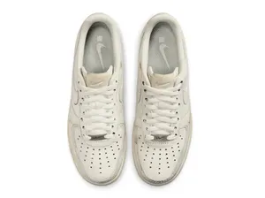 Nike Rilis Sneakers Dekil Rp 2 Jutaan, Makin Sering Dipakai Makin Bersih Nike Rilis Sneakers Dekil Rp 2 Jutaan, Makin Sering Dipakai Makin Bersih