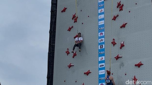 Penampilan Kadek Adi Asih di ajang IFSC Climbing World Cup 2025 di Bali, Sabtu (3/5/2025). (Rizky Setyo)