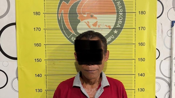 Pensiunan PNS Pengedar Sabu AS, pensiunan PNS yang jadi pengedar sabu di Dompu ditangkap, Jumat (2/5/2025).