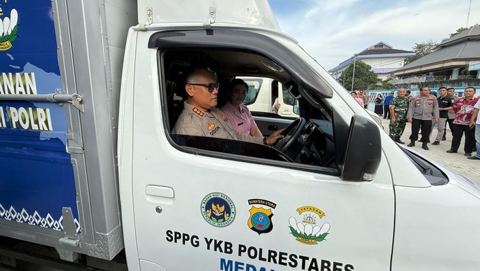 Polrestabes Medan Kapolrestabes Medan Komisaris Besar Gidion Arif Setyawan di saat mengirimkan kuliner bergizi gratis. Kapolrestabes Medan