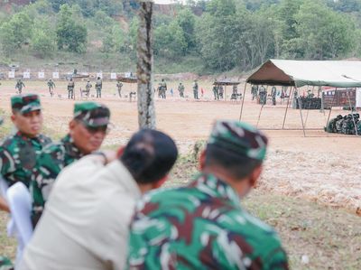 Potret Menhan Tinjau Fasilitas Latihan Prajurit TNI di Kalsel