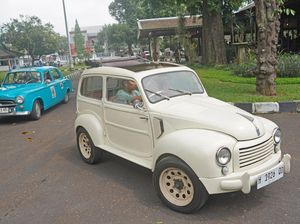 Saat Mobil Kuno Kumpul Promosikan Wisata Temanggung Saat Mobil Kuno Kumpul Promosikan Wisata Temanggung
