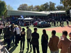 Kemeriahan Pemilu Australia: Pemilih Dapat Sosis Panggang-Tanpa Masa Tenang Kemeriahan Pemilu Australia: Pemilih Dapat Sosis Panggang-Tanpa Masa Tenang