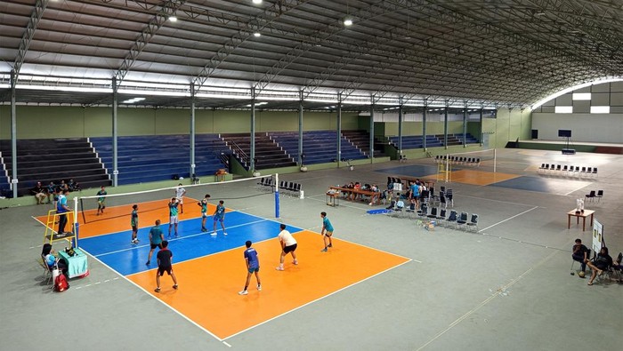 Turnamen bola voli Safin Pati Cup 2025 di GOR Safin Arena, Trangkil, Pati, Sabtu (3/5/2025). Turnamen bola voli Safin Pati Cup 2025 di GOR Safin Arena, Trangkil, Pati, Sabtu (3/5/2025).