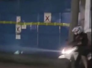 Pegawai CV Sentoso Seal Berlarian Saat Ketahuan Buka Meski Disegel Satpol PP Pegawai CV Sentoso Seal Berlarian Saat Ketahuan Buka Meski Disegel Satpol PP