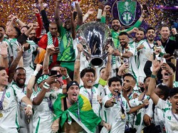 Al Ahli menjadi juara Liga Champions Asia Elite 2024/2025 usai mengalahkan Kawasaki Frontale 2-0 di Jeddah, Sabtu (3/5/2025) malam WIB. (Foto: Getty Images/Yasser Bakhsh)