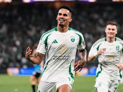 Galeno pernah banyak meraih trofi di Eropa bersama Braga dan Porto, kala memenangi kompetisi di Portugal. Kini winger asal Brasil itu juga juara di Asia untuk Al Ahli. (Foto: Clicks Images/Getty Images)
