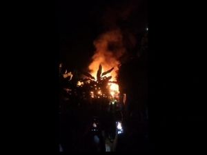 Kebakaran di Empat Lawang Tewaskan 1 Orang, Diduga Tersengat Listrik Kebakaran di Empat Lawang Tewaskan 1 Orang, Diduga Tersengat Listrik