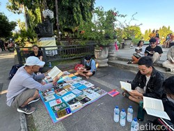 Komunitas di Buleleng Ngelapak Buku, Warga Bisa Baca Gratis Tiap Minggu