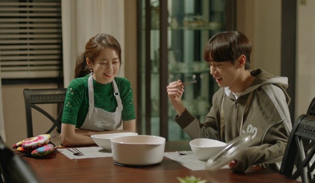 Lee Jun Young di Avengers Social Club (2017)/Foto: tvN