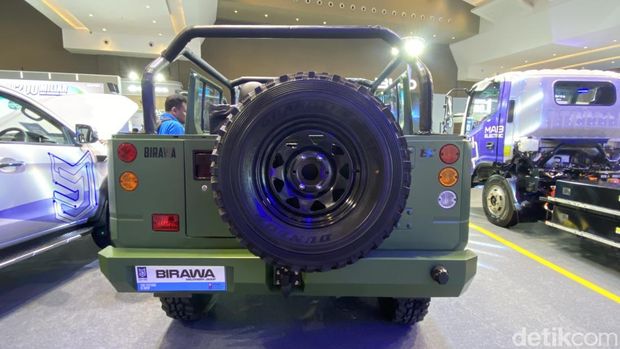 MAB Birawa Military Jeep dipamerkan di PEVS 2025