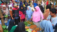 Pasar Kuliner Tradisional di Hutan Jati Kudus Ramai Diserbu Pengunjung