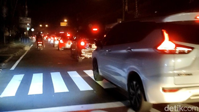 Penumpukan kendaraan di Badung, Bali, Minggu (4/5/2025). Penumpukan kendaraan di Badung, Bali, Minggu (4/5/2025).