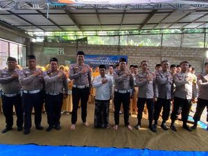 Polisi Kediri Kenalkan Program Keselamatan Berkendara di Ponpes Polisi Kediri Kenalkan Program Keselamatan Berkendara di Ponpes