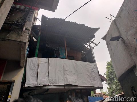 Rumah Bu Iis di Bandung.