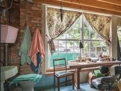 Deretan Rumah Aneh tapi Masih Laku Dibeli Orang