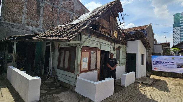 Rumah Pak Ikin di Bandung