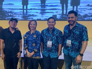 Komunitas Disabilitas-Anak Pesisir Eksis di Panggung Teater Musikal Tanta Ginting Komunitas Disabilitas-Anak Pesisir Eksis di Panggung Teater Musikal Tanta Ginting