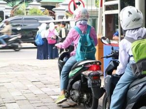 Pelajar di Jabar Dilarang Naik Motor ke Sekolah, Ini Alasannya