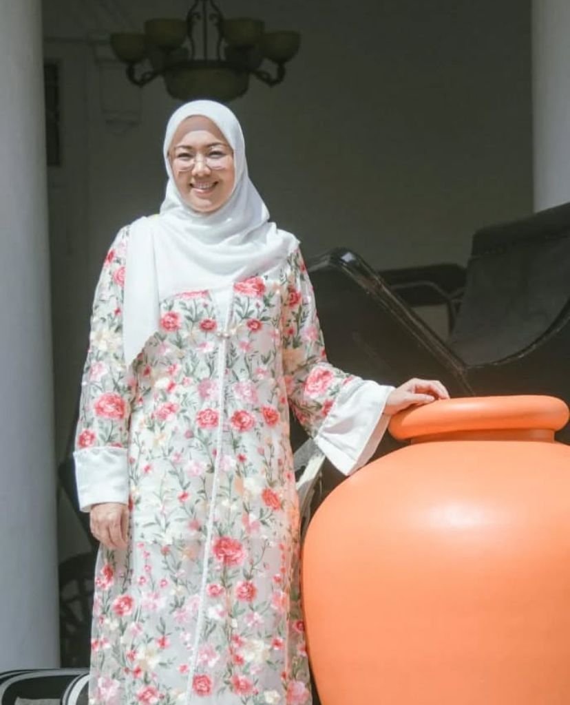 Anne Ratna Mustika