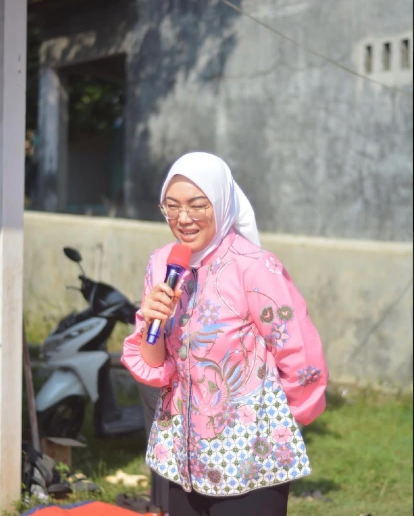 Anne Ratna Mustika