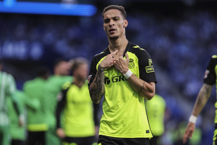 CORNELLA, SPAIN - MAY 04: Antony dos Santos of Real Betis celebrates a goal during the Spanish league, La Liga EA Sports, football match played between RCD Espanyol and Real Betis at RCDE Stadium on May 04, 2025 in Cornella, Barcelona, Spain. (Photo By Javier Borrego/Europa Press via Getty Images)