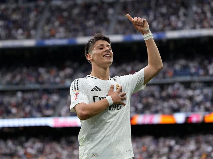 Arda Guler attacking midfield of Real Madrid and Turkey celebrates after scoring his sides first goal during the La Liga match between Real Madrid CF and RC Celta de Vigo at Estadio Santiago Bernabeu on May 4, 2025 in Madrid, Spain. (Photo by Jose Breton/Pics Action/NurPhoto via Getty Images)