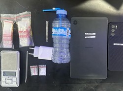 Polisi Gerebek Rumah Diduga Bandar Sabu di Bone, 7 Orang Ditangkap