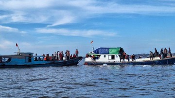 Kapal Feri Muchlisa Tenggelam di PPU Kaltim, Sejumlah Penumpang Dievakuasi