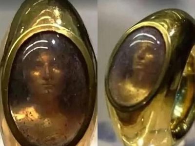 Foto Penemuan Artefak yang Menyimpan Cerita Mengejutkan