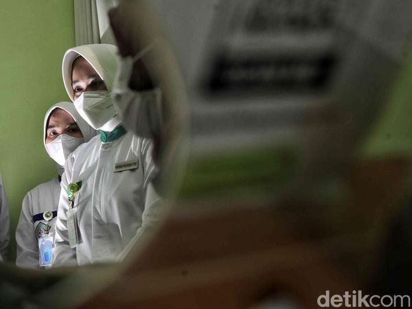 Hari Bidan Sedunia, Dedikasi Nyata di Ruang Pelayanan Publik