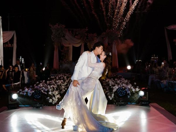 Dansa Romantis Harris Vriza dan Haviza Devi Anjani di Pesta Pernikahan