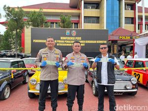 Polisi Bongkar Rumah Produksi Dokumen Mobil Mewah Palsu di Medan, 11 Ditangkap Polisi Bongkar Rumah Produksi Dokumen Mobil Mewah Palsu di Medan, 11 Ditangkap