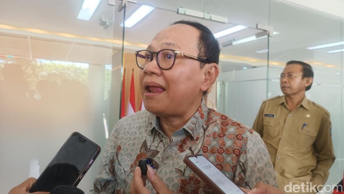 Ketua tim kunjungan BAM dewan perwakilan rakyat RI, Taufiq R. Abdullah, dikala dijumpai awak media sesuai menggelar konferensi dengan Pemerintah Daerah Lombok Tengah, Pemprov NTB di Kantor ITDC, Senin (5/5/2025).