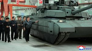 Kim Jong Un Tinjau Pabrik Tank, Dorong Modernisasi Militer