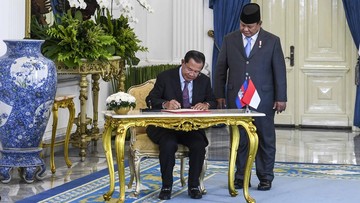 Momen Prabowo Terima Kunjungan Presiden Senat Kamboja di Istana