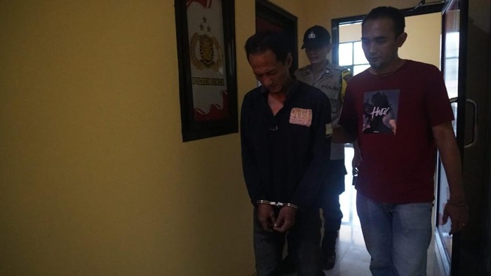 Pencurian di Jombang Nio, pencuri ayam di Jombang di saat dikeler ke kantor polisi pria dijombang