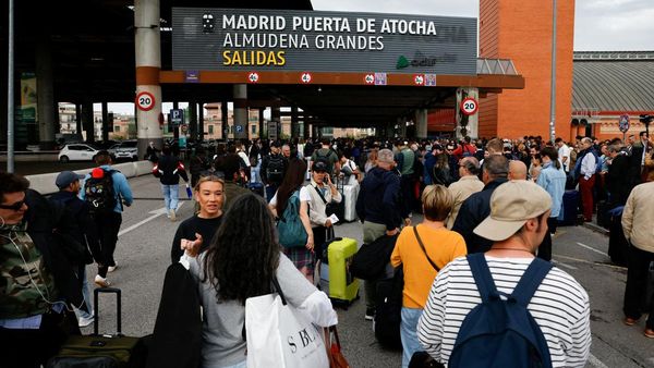 Penumpang Kereta Cepat di Spanyol Terlantar gegara Pencurian Kabel