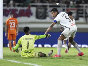 Persija dalam 12 Laga Terakhir: 2 Menang, 4 Imbang, 6 Kalah Persija dalam 12 Laga Terakhir: 2 Menang, 4 Imbang, 6 Kalah