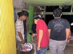 Polisi Tangkap 2 Penjual Miras di Maros, 50 Liter Ballo Disita